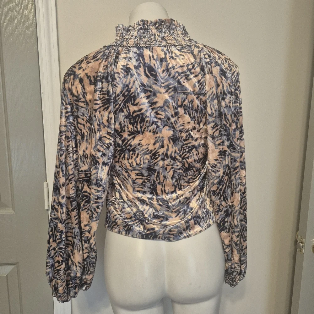 Free People Go Get Em Crushed Velvet Print Balloon Sleeve V-Neckine Blouse(S)